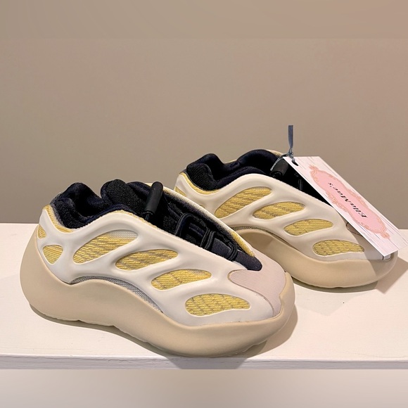Adidas Yeezy Other - Adidas Yeezy 700 V3 Safflower (Toddler) Sz 5 1/2